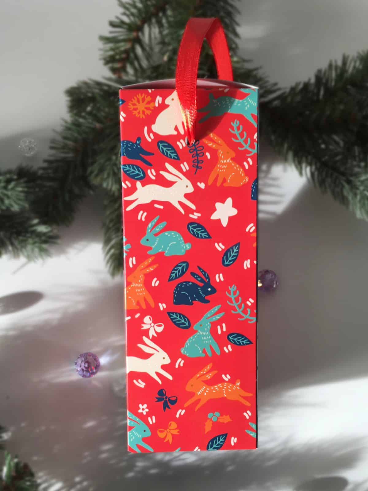 Коробка подарочная с резным окном Зайки, 70х70х190 мм — изображение 3